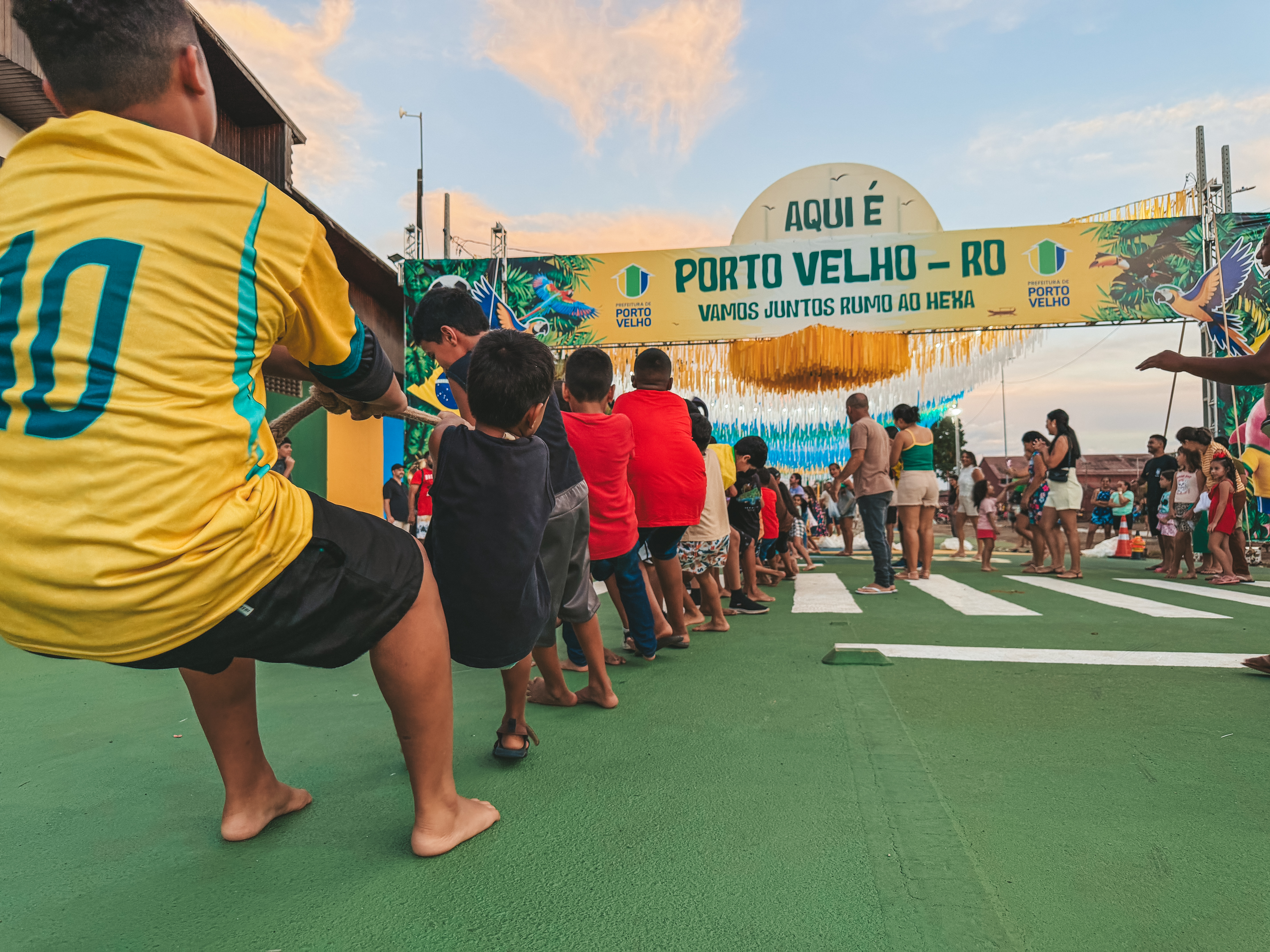 COPA DO MUNDO - Rua do Hexa atrai multidões e vira novo cartão-postal de Porto Velho