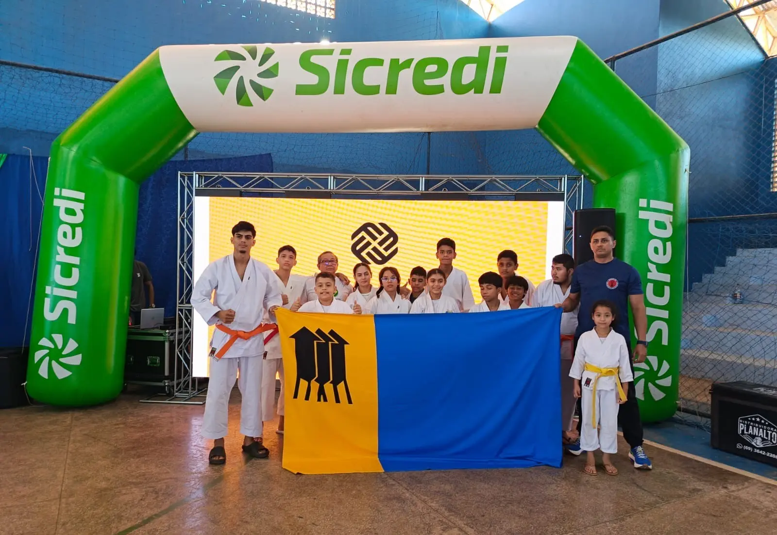 DESTAQUE - Atletas do Construindo Campeões representam Porto Velho em competição estadual de karatê