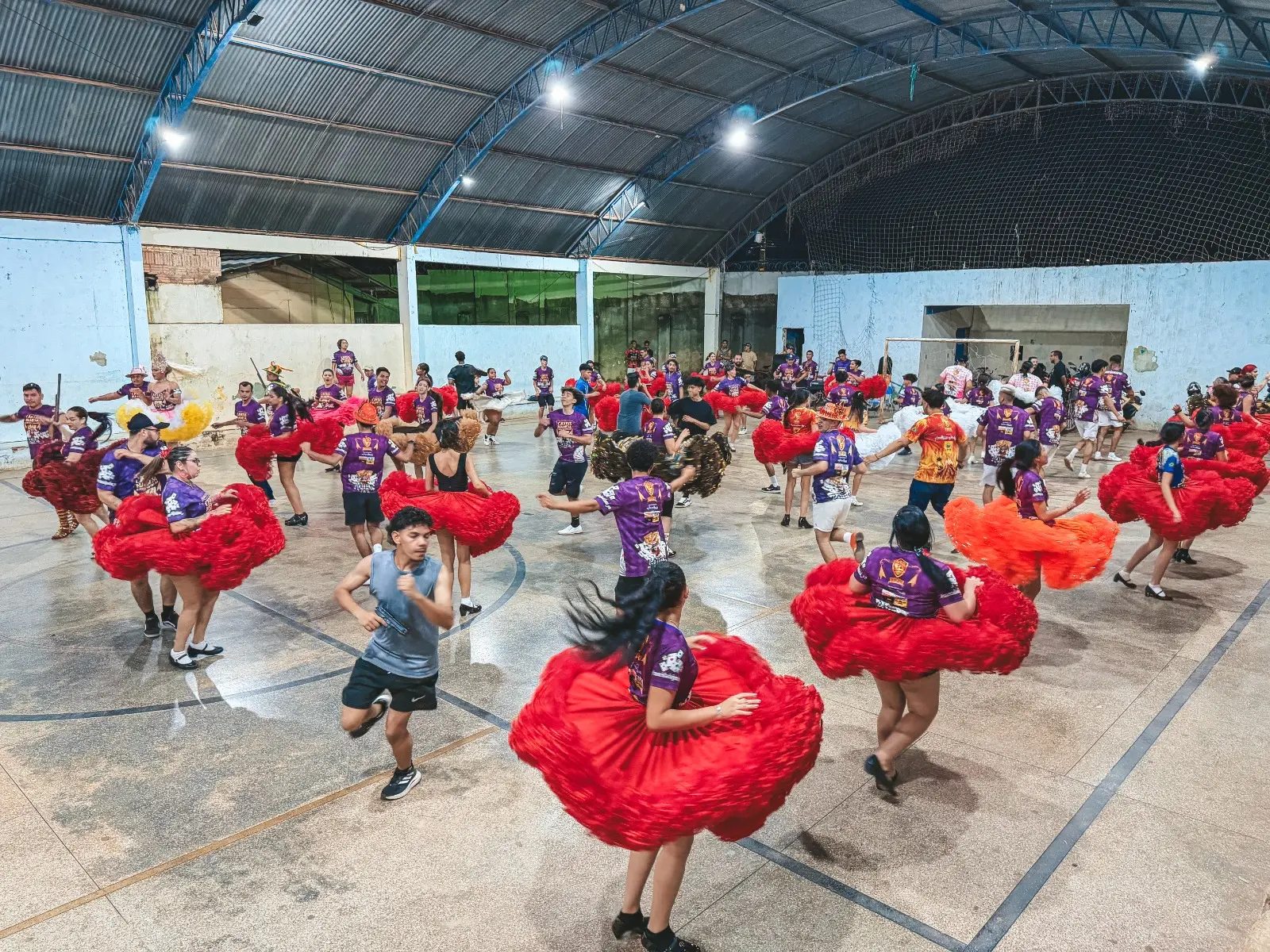 FAMÍLIA NA CULTURA - Três gerações na mesma quadrilha: a história de uma família que cresceu dançando na Mocidade Junina