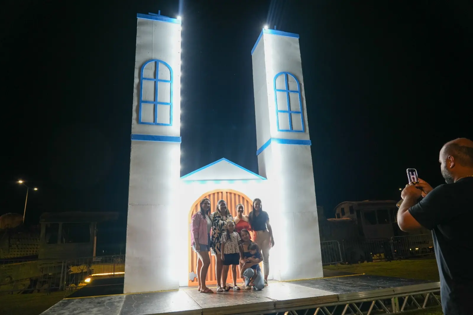 REGISTRO DE FOTOS - Espaços instagramáveis encantam visitantes no Arraiá do Bera