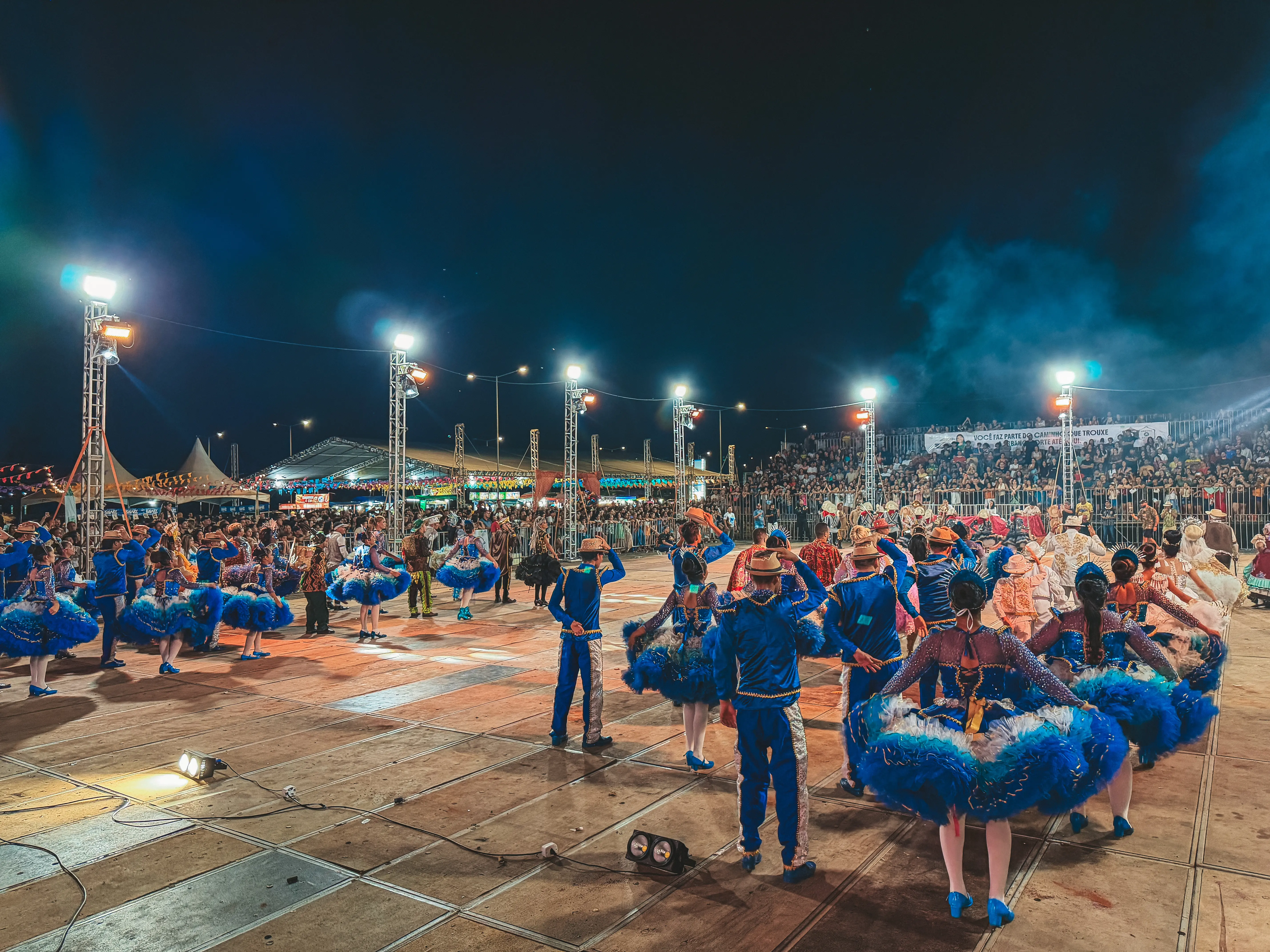 ARRAIÁ DO BERA - Quadrilhas encantam público com apresentações neste sábado 