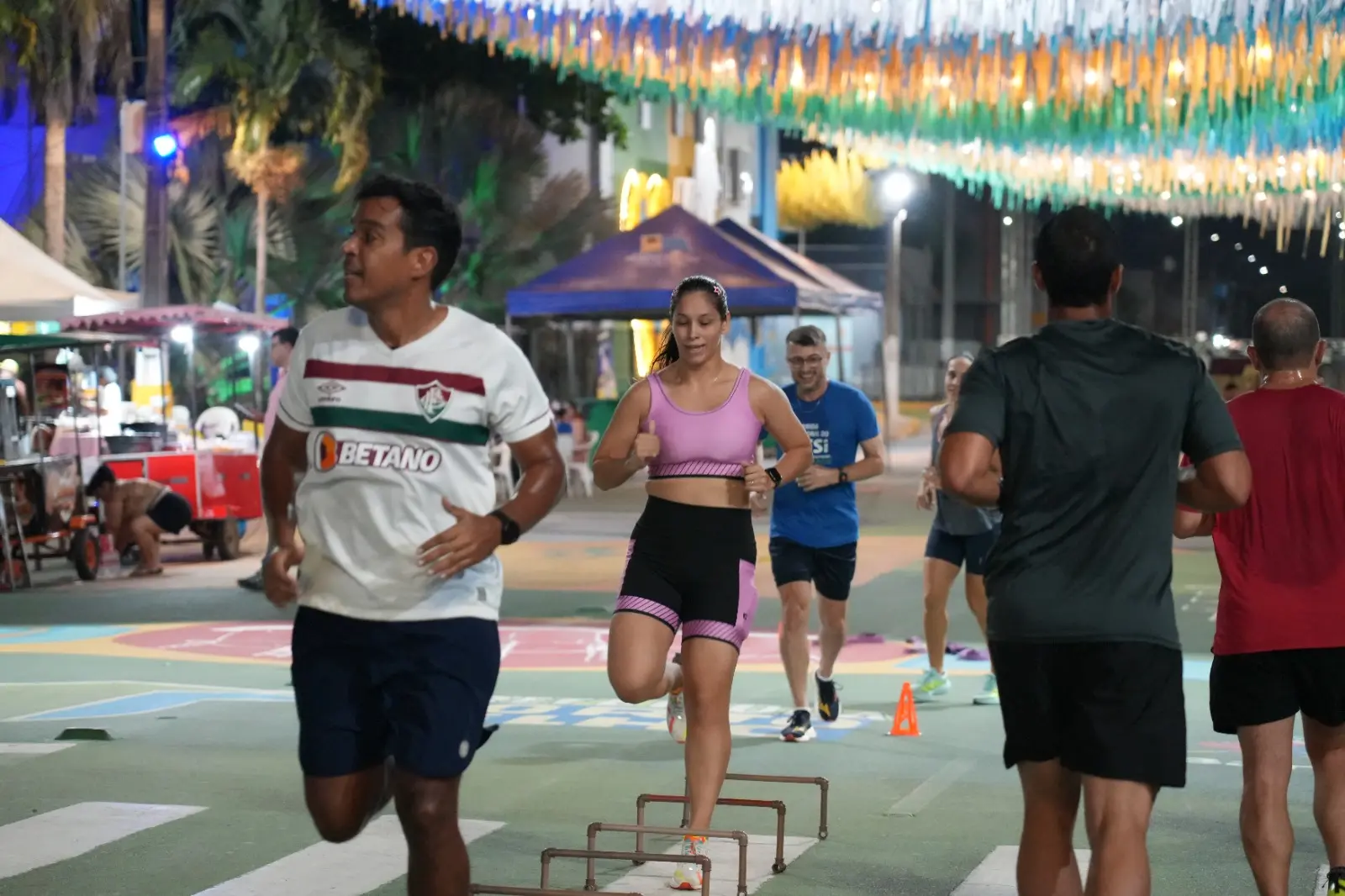 PRÁTICA ESPORTIVA - Mega Treino de Corrida movimenta a Rua do Hexa 