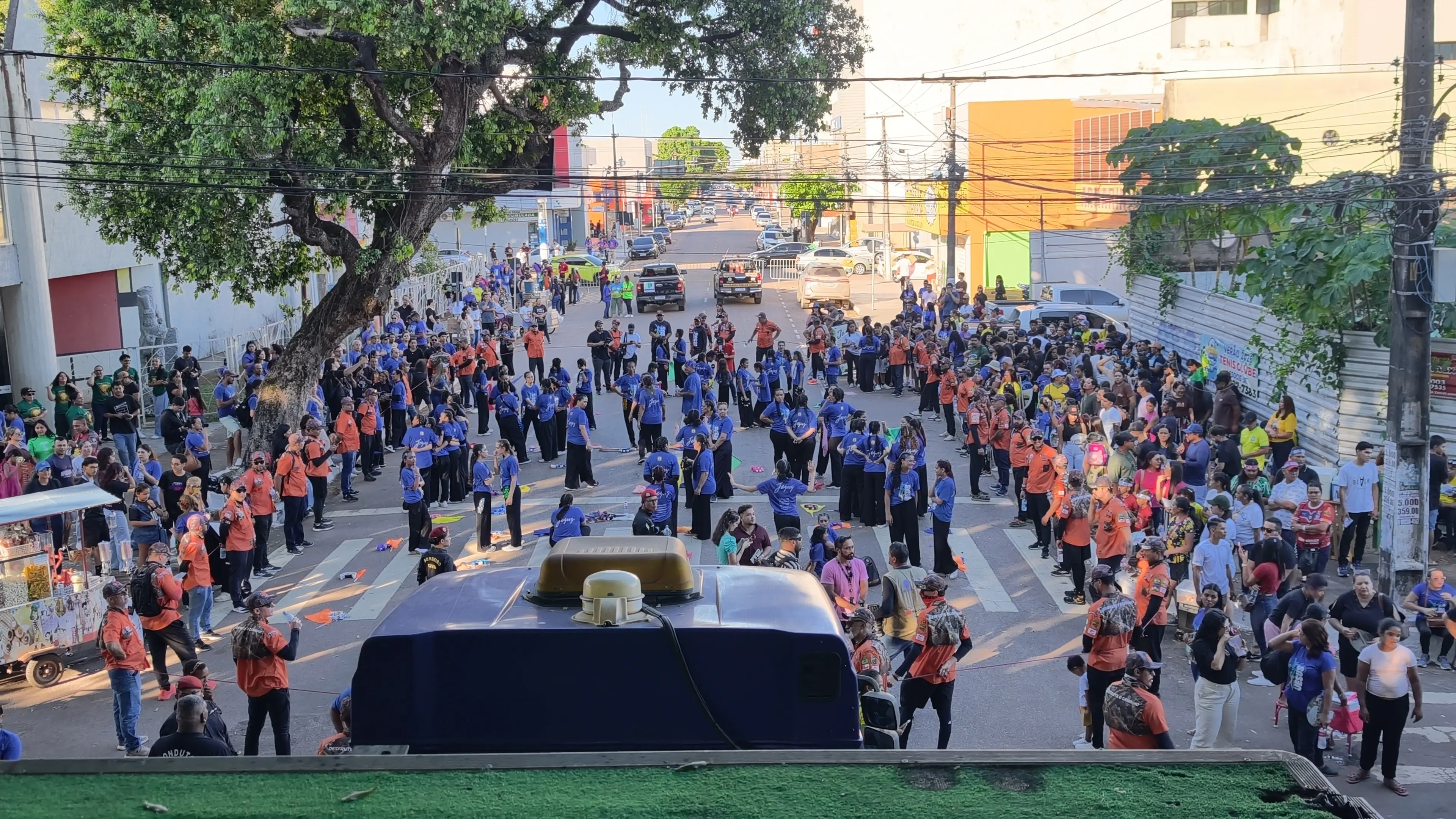 FÉ EM DEUS - Marcha para Jesus reúne igrejas e leva milhares de pessoas às ruas da capital
