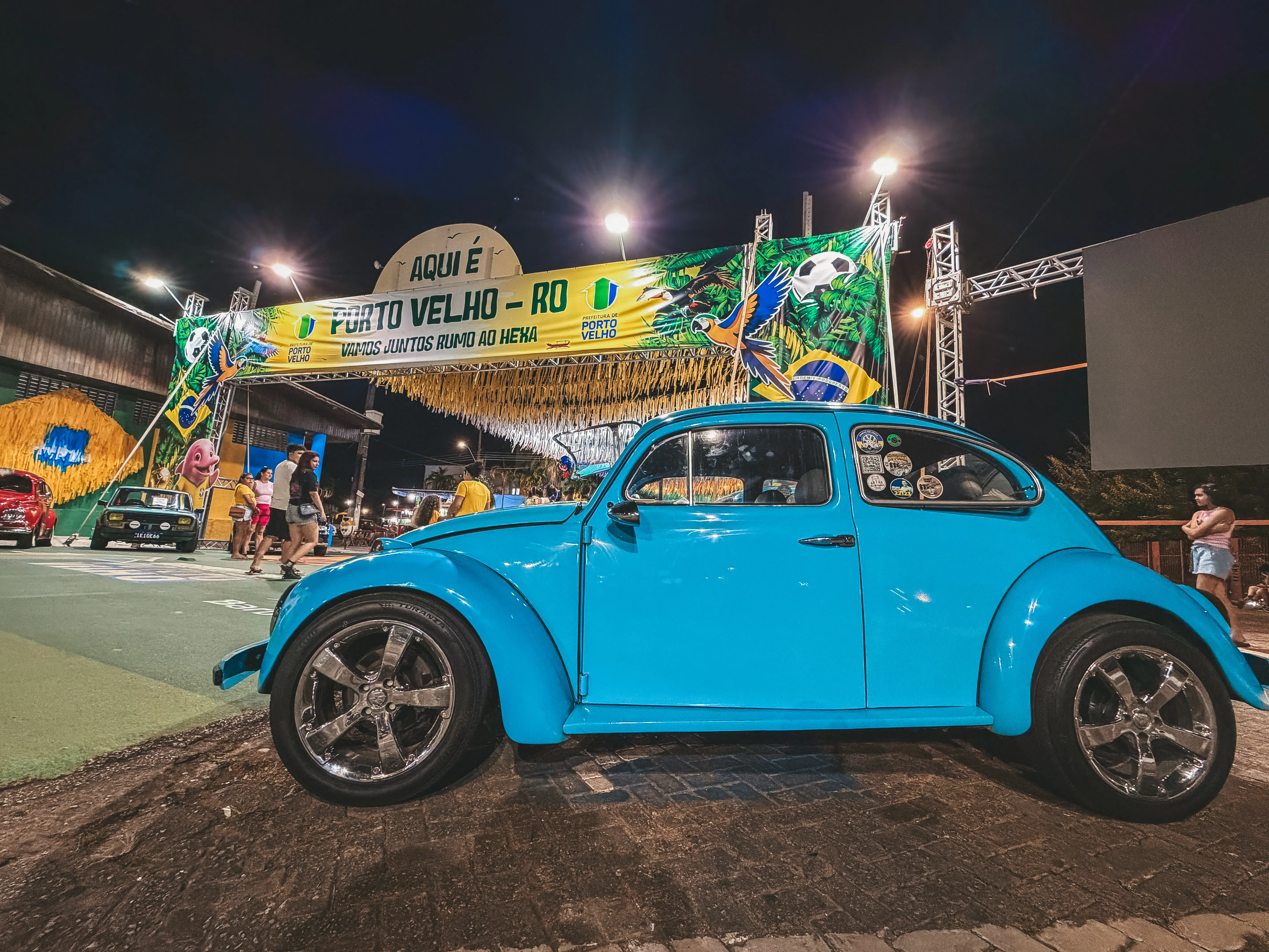 PORTO VELHO VIVA - Exposição de carros antigos e muito rock animam mais uma noite da Rua do Hexa