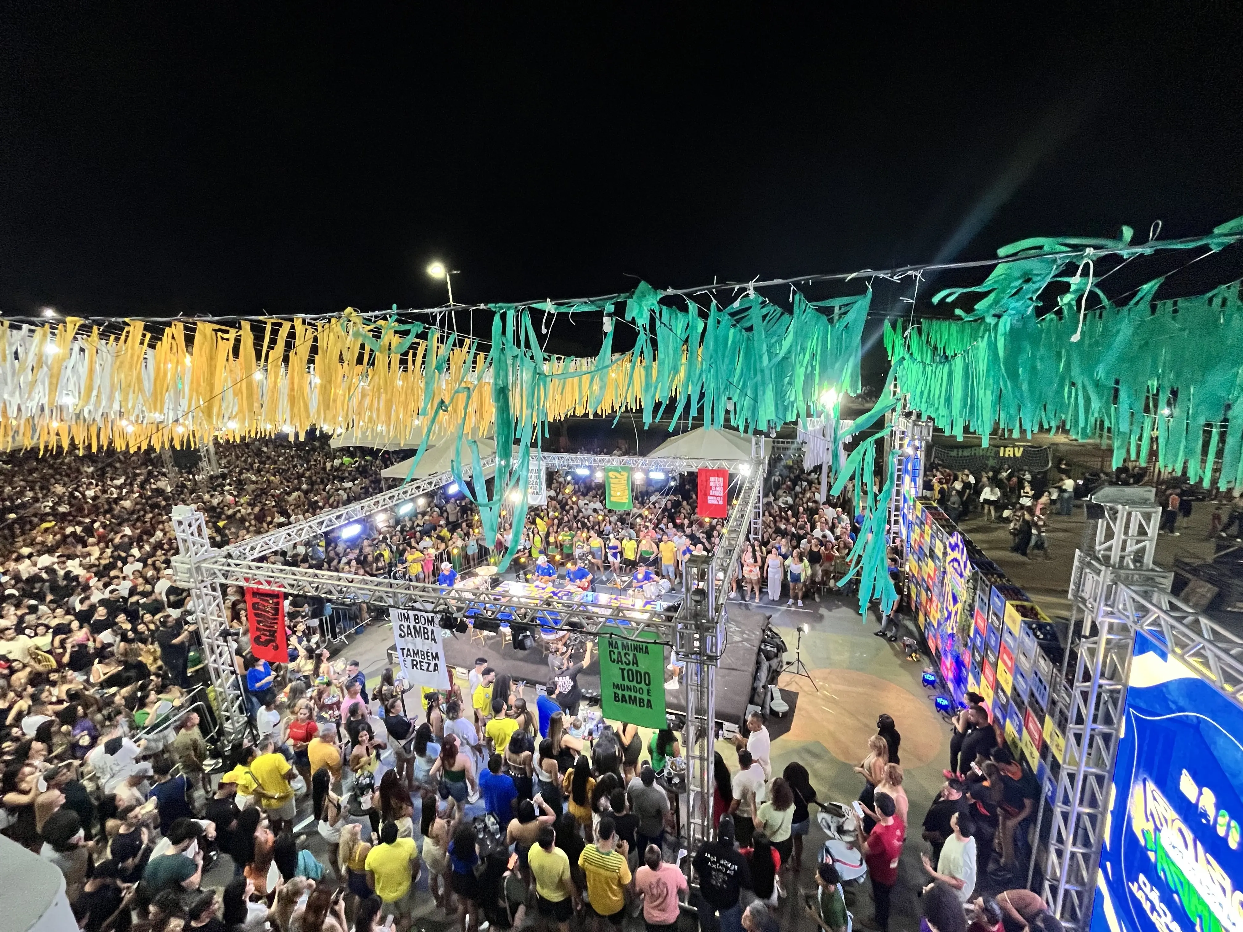 Gravação do novo audiovisual de grupo portovelhense transforma Rua do Lazer em grande palco da música