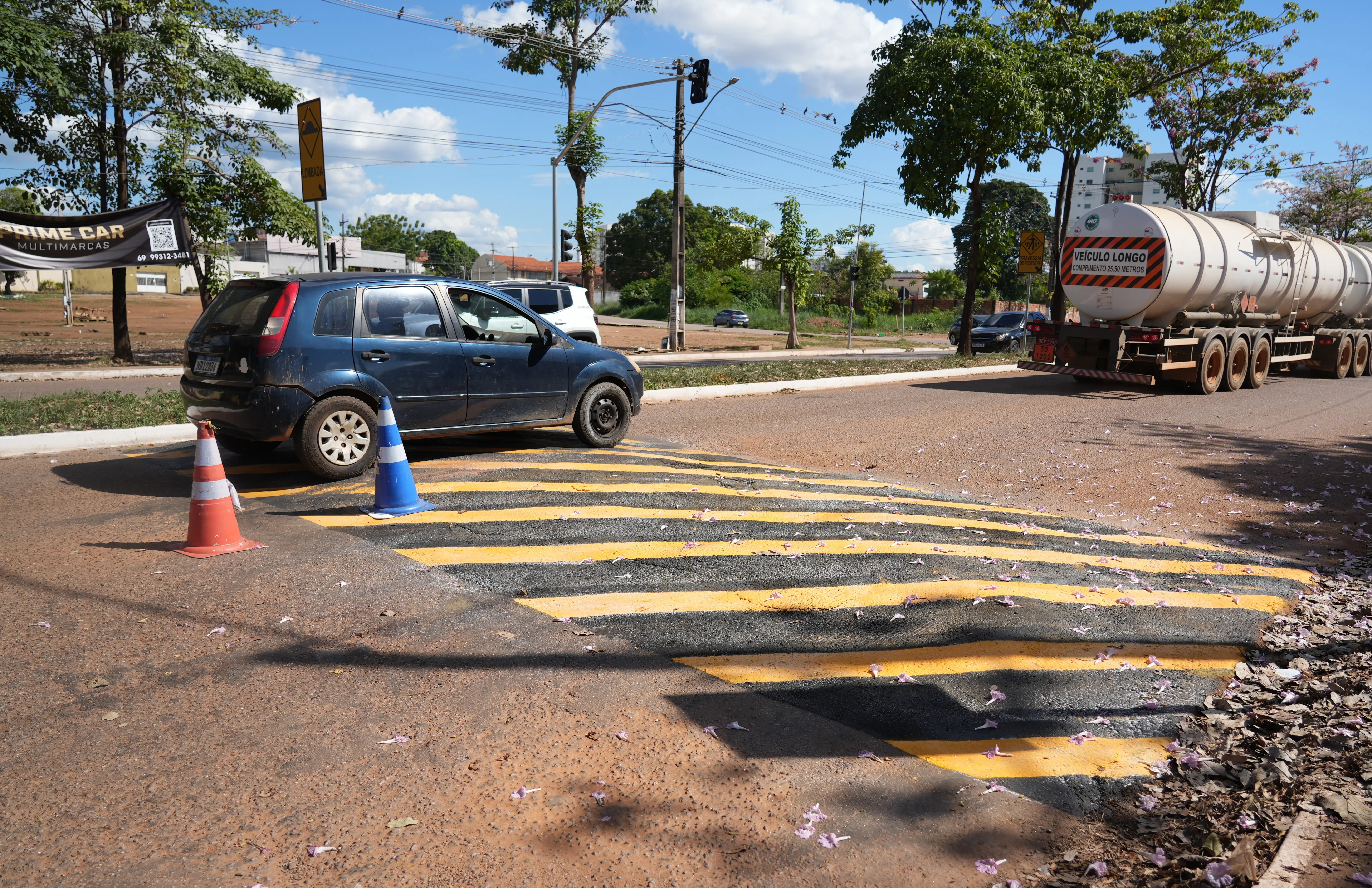 Prefeitura inicia nova sinalização de lombadas para ampliar a segurança no trânsito