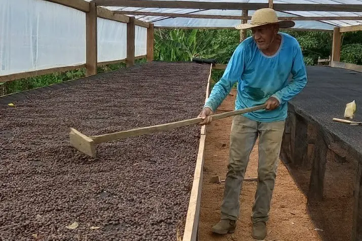Pais que cultivam o futuro, histórias de amor, trabalho e dedicação no campo