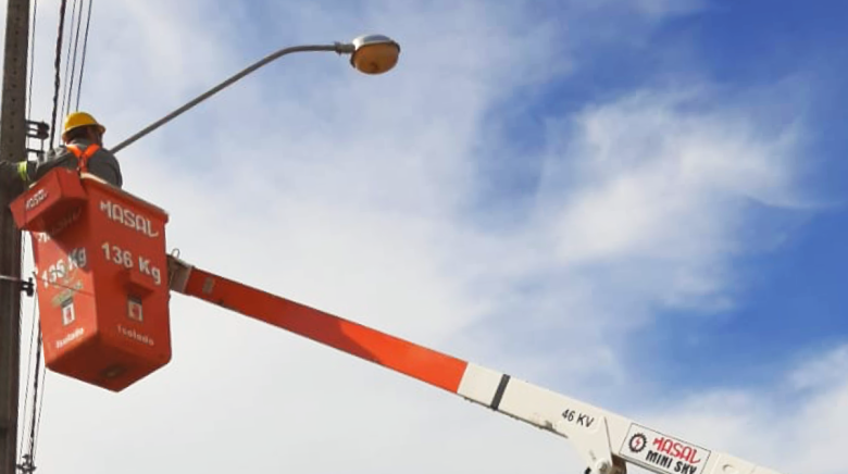 Prefeitura realiza manutenção na  iluminação do Cristal da Calama