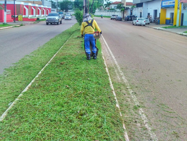 Prefeitura mantém limpeza em  diversos pontos de Porto Velho