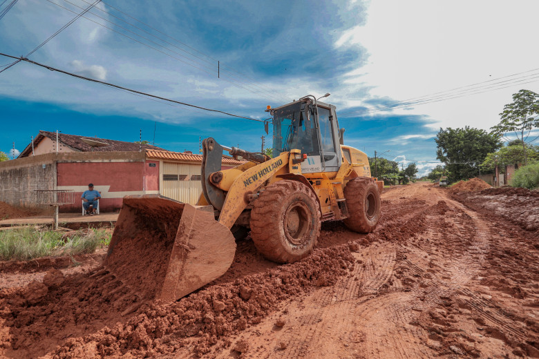 Drenagem avança em quatro bairros de Porto Velho