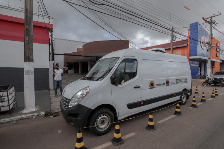 Vans adaptadas são entregues para ampliar atendimentos da Assistência Social em Porto Velho