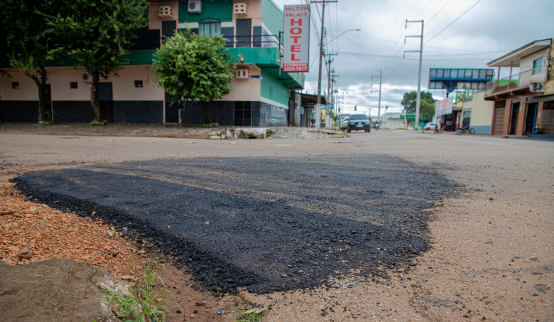 Equipes da Prefeitura atuam na recuperação de vias