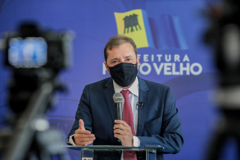 Prefeito garante que processo para a compra de vacinas não causa prejuízo ao município