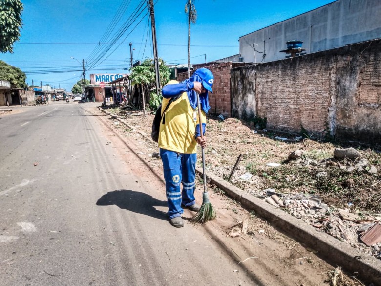 Serviços de limpeza acontecem em 30 pontos de Porto Velho nesta terça-feira (19)