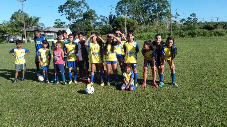 Atletas do Talentos do Futuro dos distritos da BR e do baixo Madeira se preparam para a Copa Zico