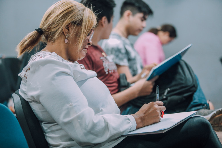 Cursos profissionalizantes são ofertados na Praça CEU