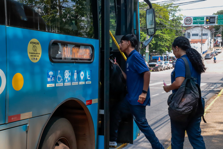 Prefeitura disponibiliza ônibus gratuito para estudantes que farão prova do Enem