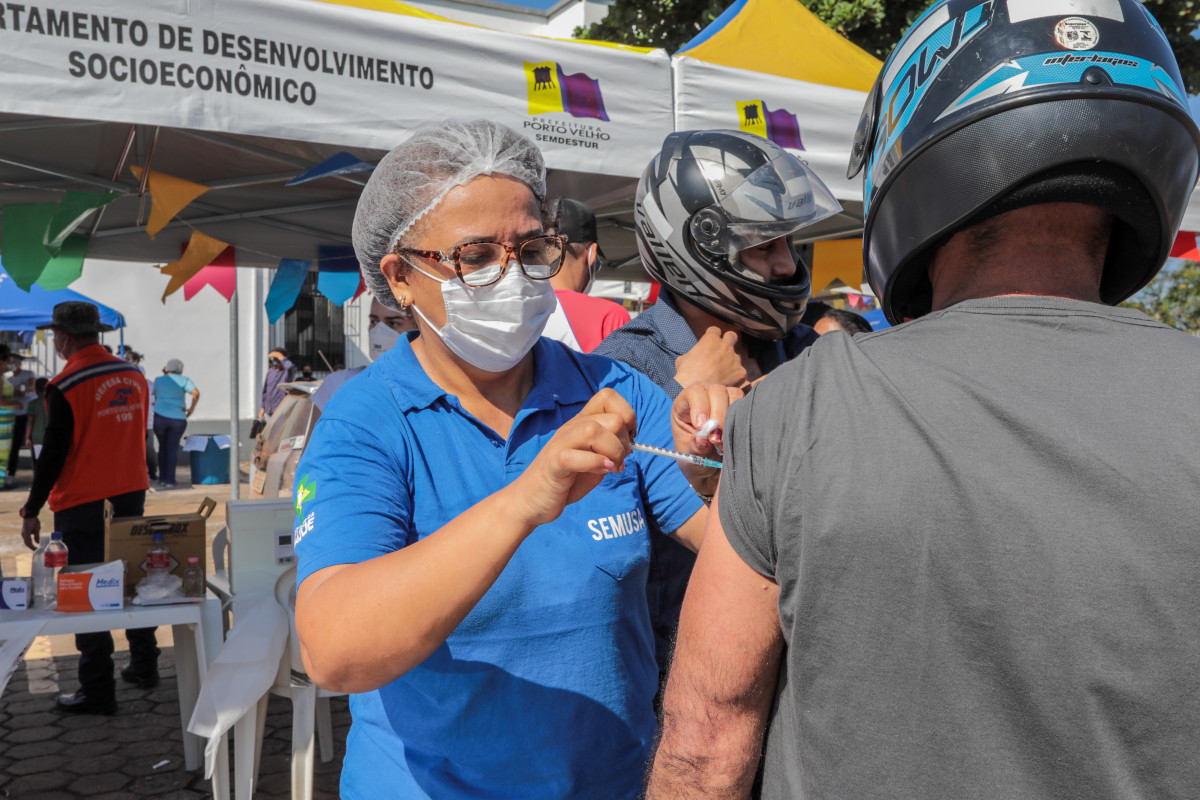 Drive-thru acontece a partir das 17h no Prédio do Relógio