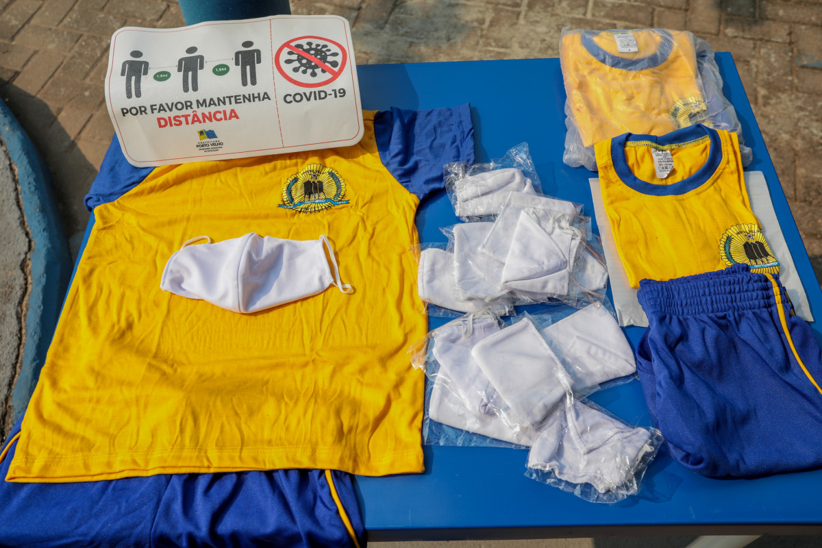 São distribuídos de forma gratuita 49.252 kits com camisetas e bermudas 