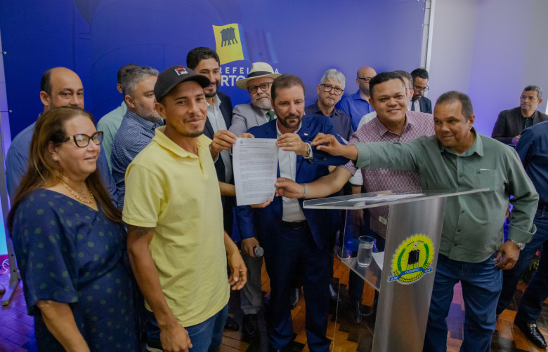 Lei que concede benefício eventual às famílias de catadores da Vila Princesa foi sancionada pelo prefeito Hildon Chaves