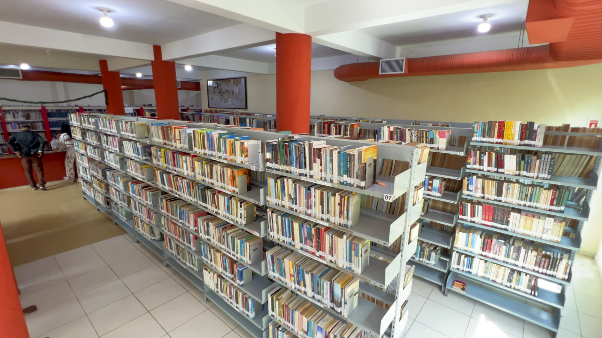 Professores, bibliotecários e frequentadores antigos reconhecem o papel da biblioteca