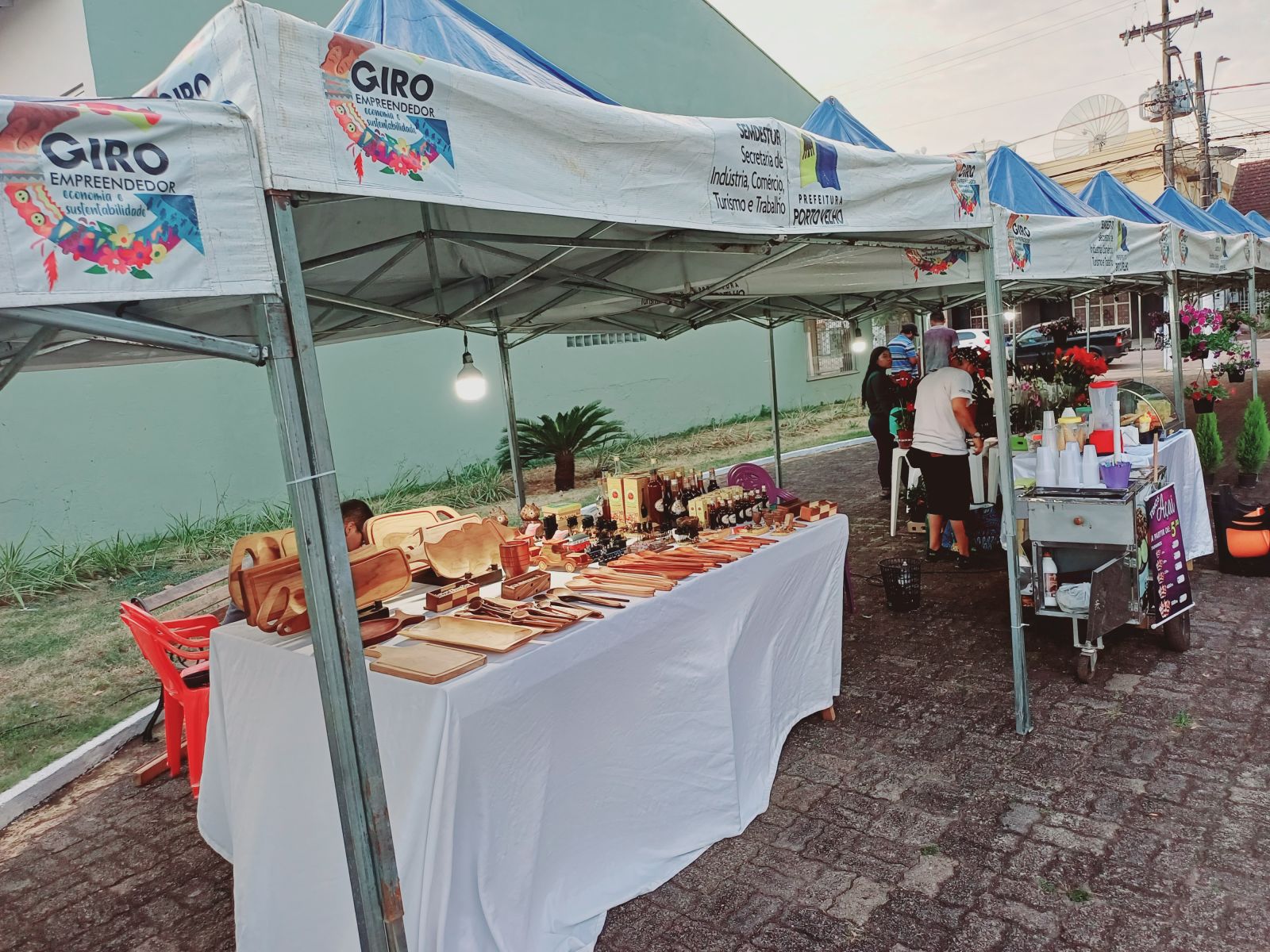 Produtos artesanais também são opção de compra na feira do Giro Empreendedor