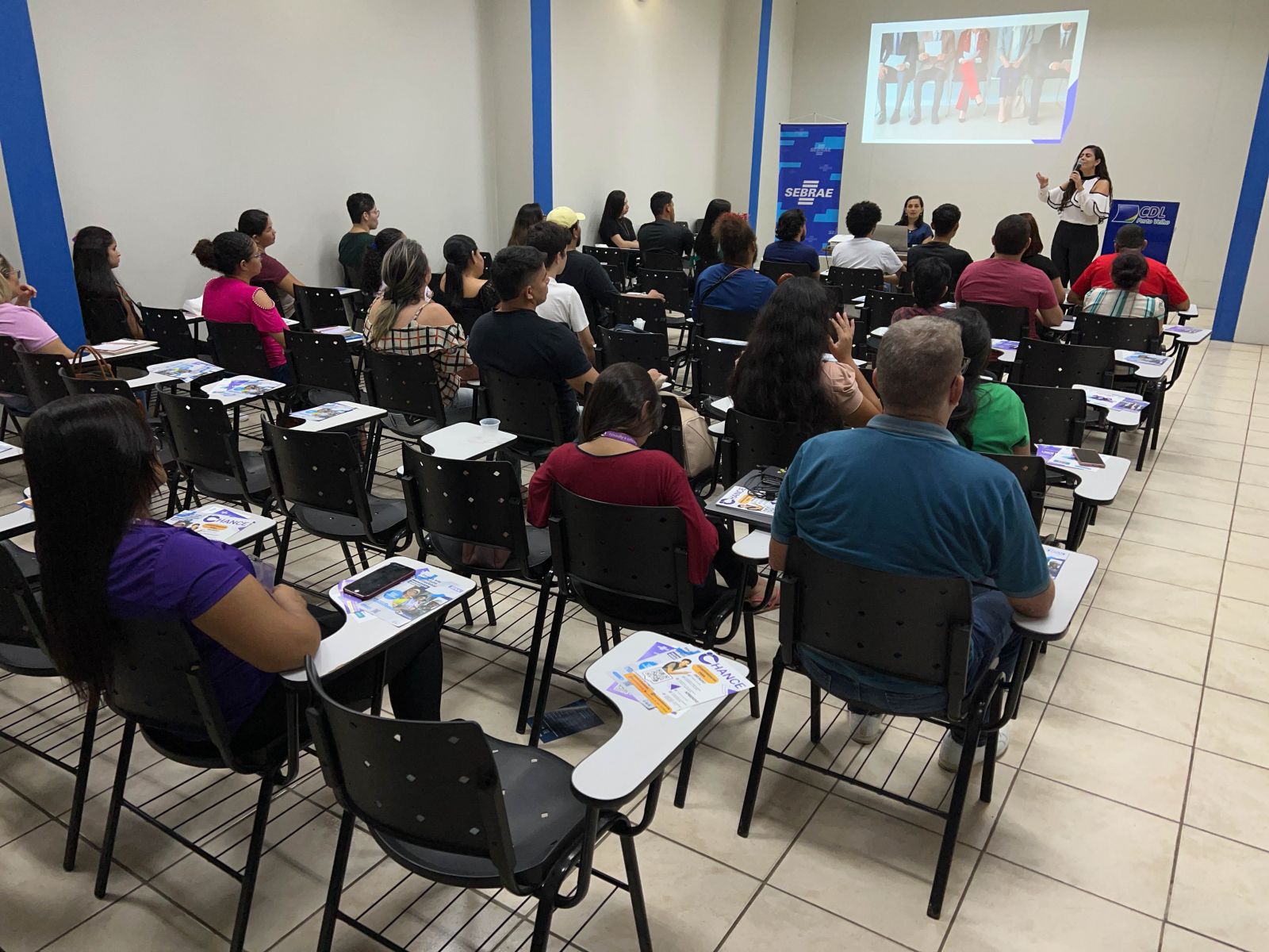 Projeto visa preparar candidatos para as vagas temporárias de final de ano