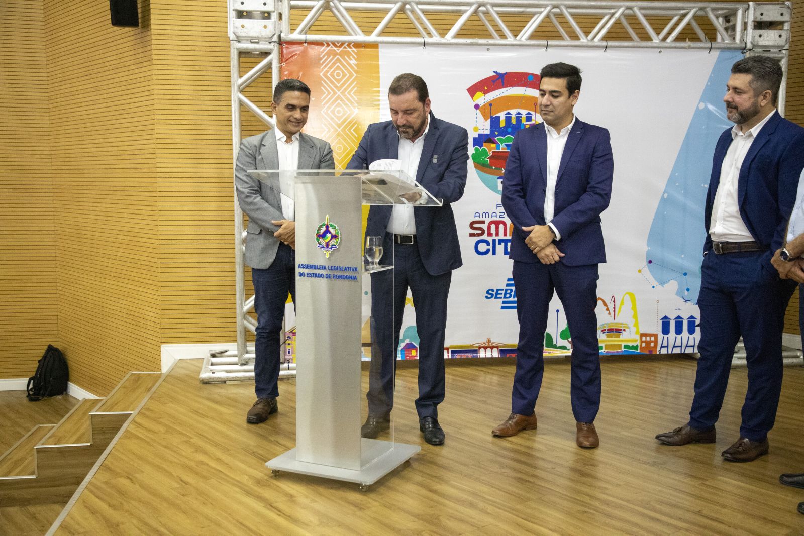 Hildon Chaves assinou carta de intenção para parceria e cooperação entre Arom e Sebrae-RO