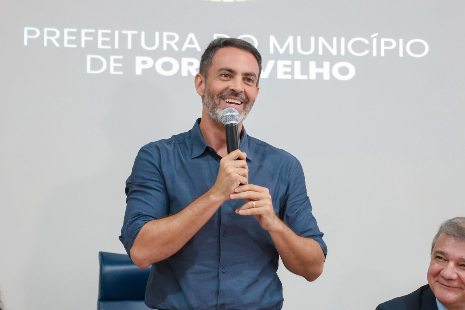 Léo Moraes afirmou que o Serviço Família Acolhedora prioriza afeto e dignidade no cuidado