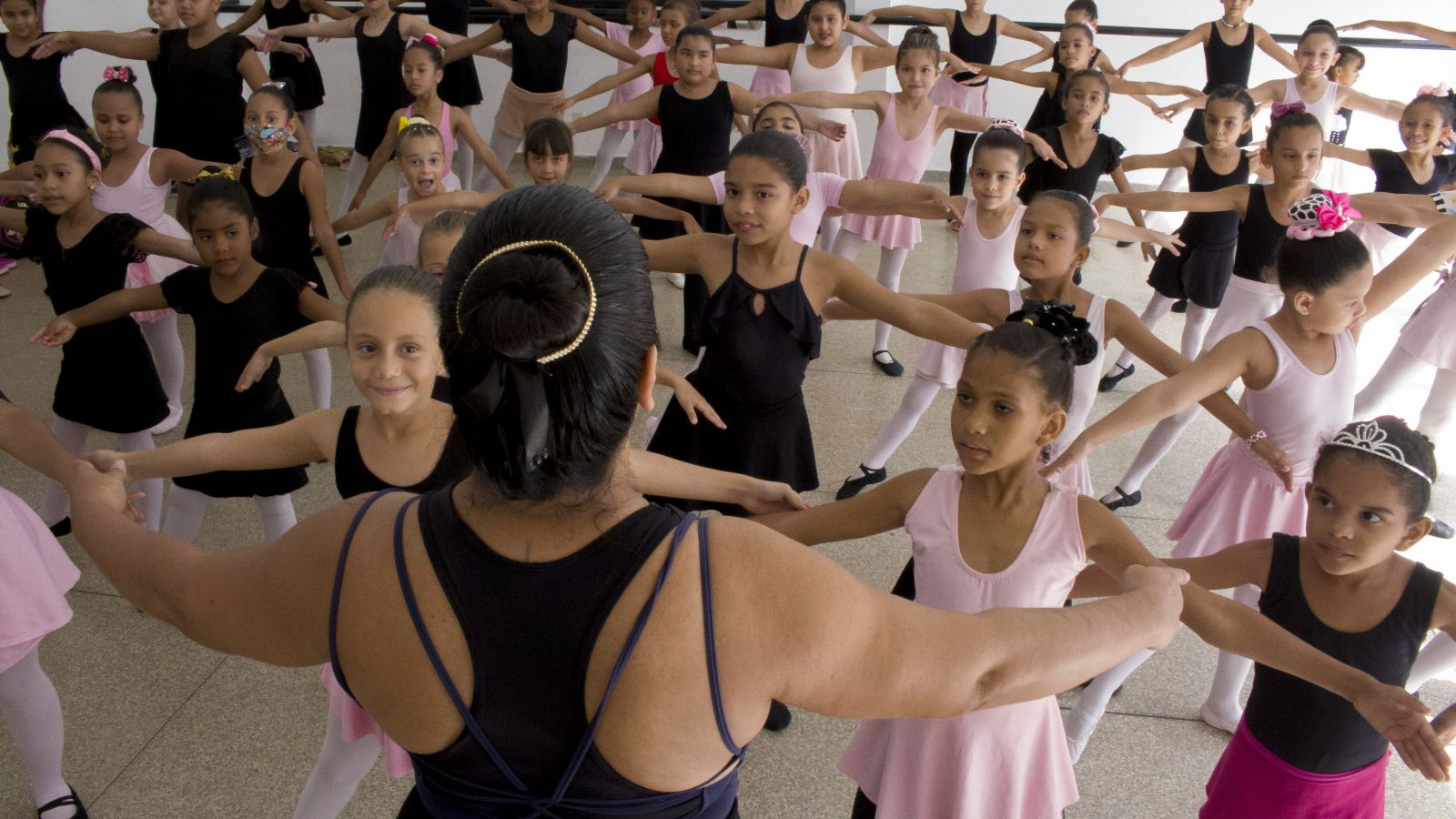 Cada aula já começa com um aquecimento físico