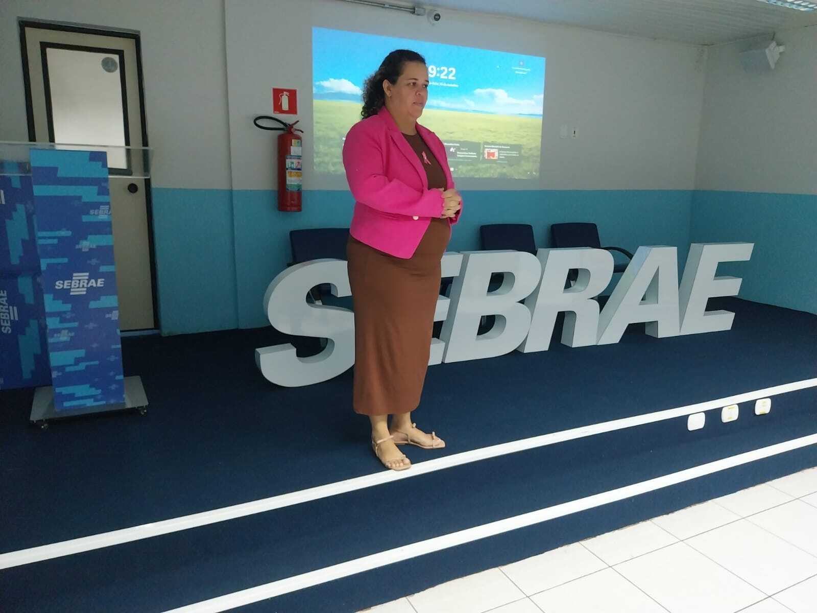 Adriana Duarte ressaltou a importância da palestra para os servidores
