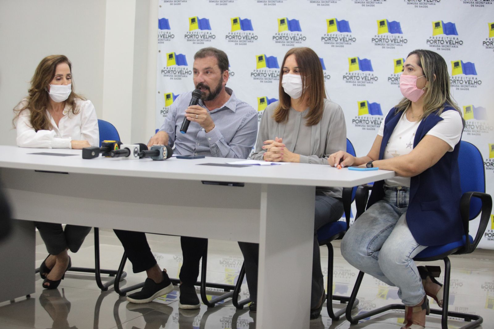 Data de início da imunização foi anunciada durante coletiva 