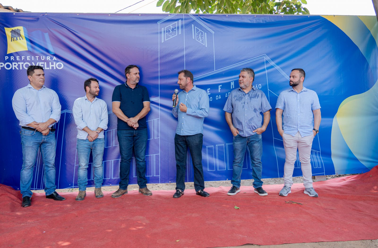 Prefeito lembrou a importância da colaboração da população para a manutenção da limpeza da cidade