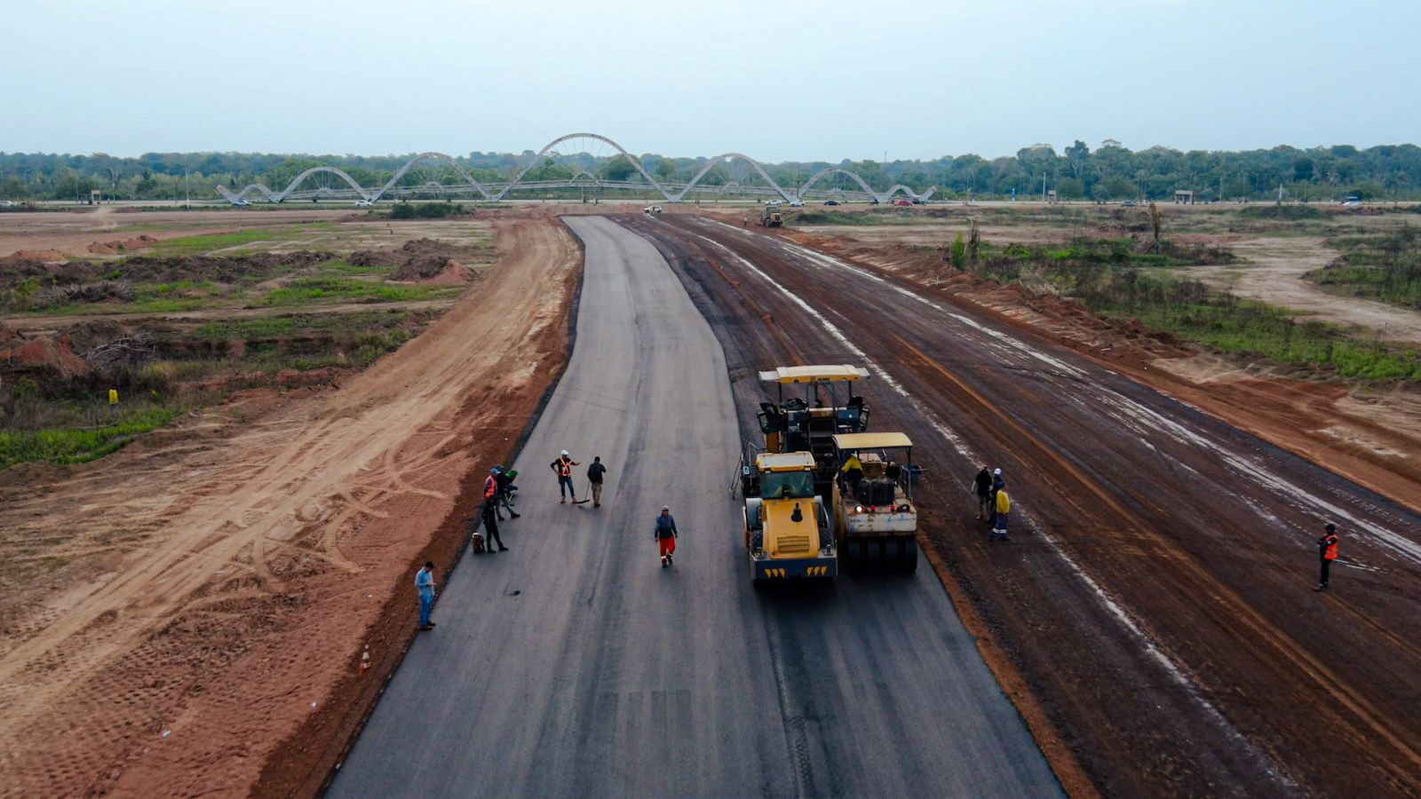 Na avenida Santos Dumont já foram utilizadas mais de mil toneladas de massa asfáltica