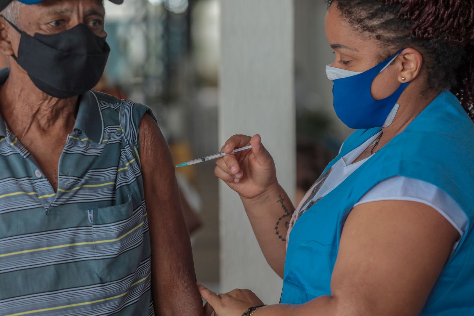 A dose de reforço vai seguir alguns critérios para a aplicação