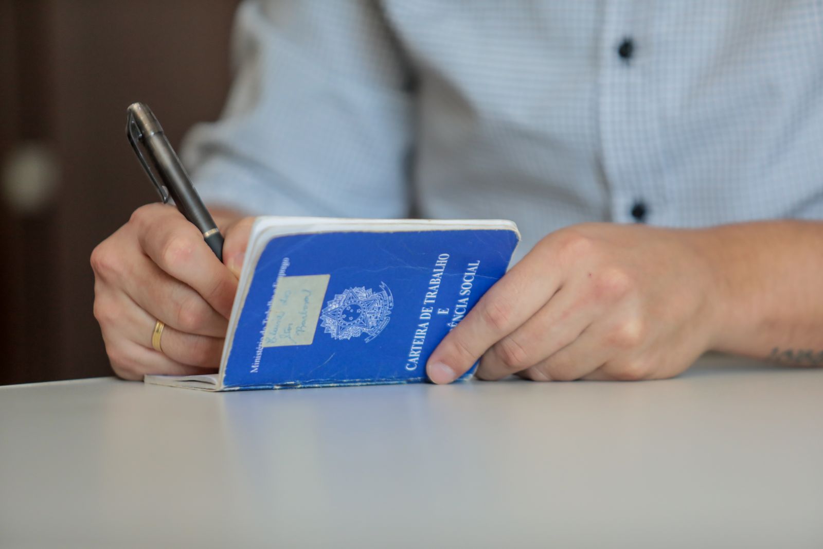 Interessados nas vagas devem comparecer às unidades do Sine Municipal