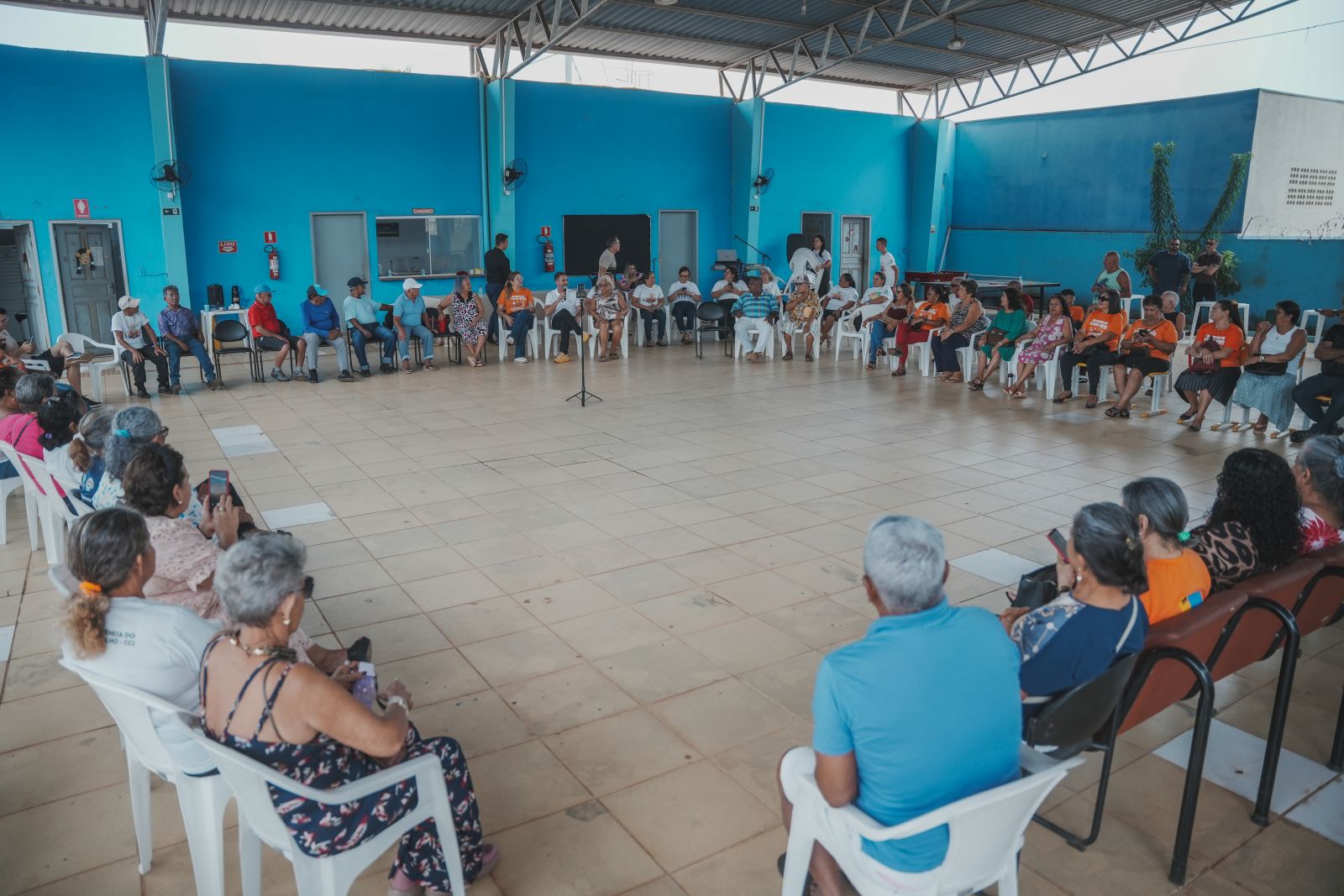 Prefeitura promoveu um café da manhã no CCI e realizou a entrega de ventiladores 