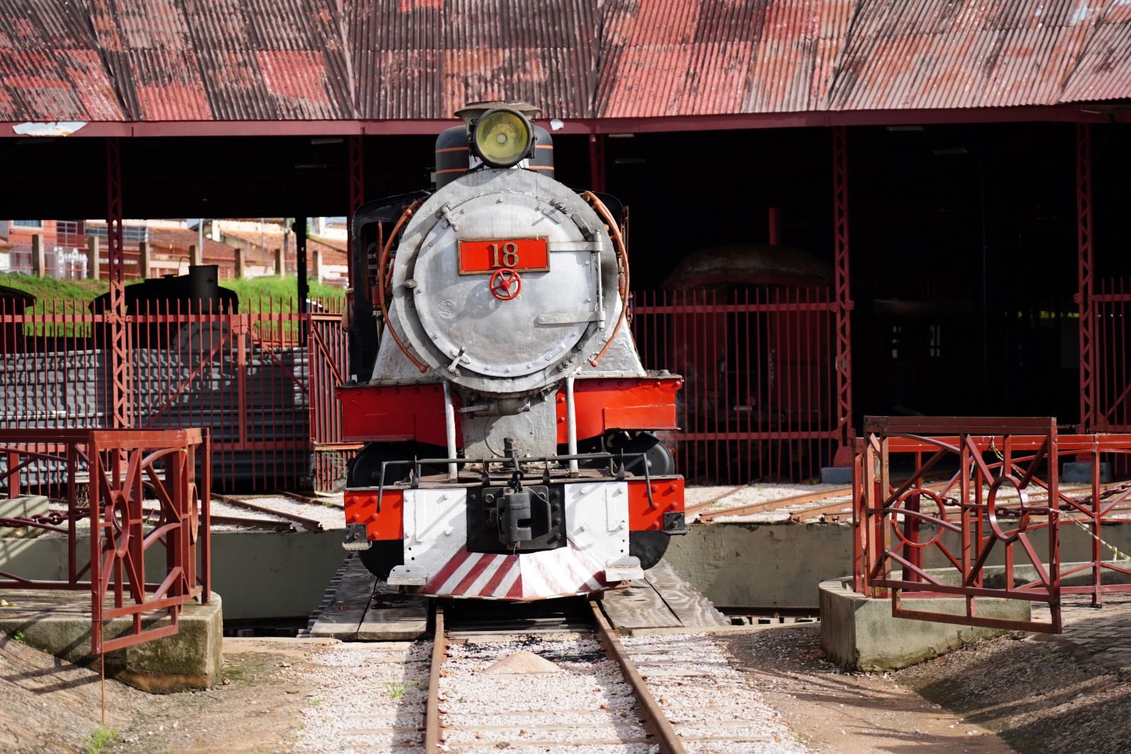 A atividade integrou as ações promovidas pela Prefeitura e reuniu moradores e visitantes no complexo ferroviário
