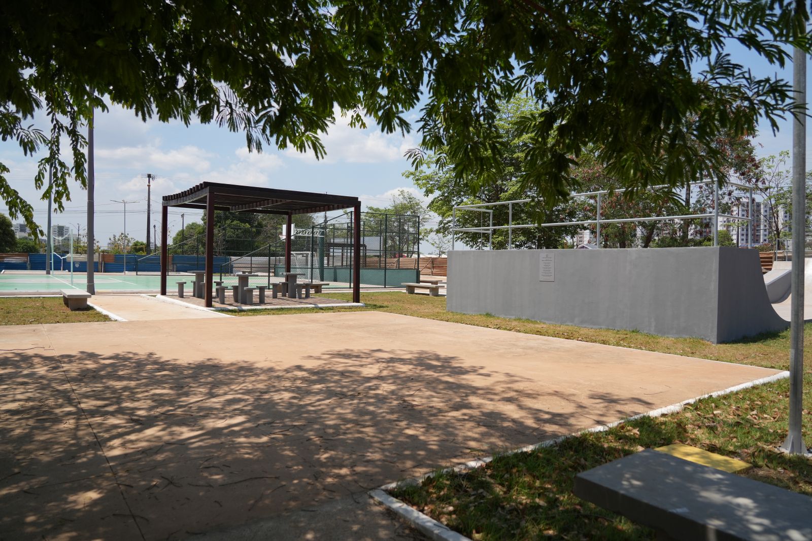 Nome da praça foi dado em homenagem à professora Marise Castiel