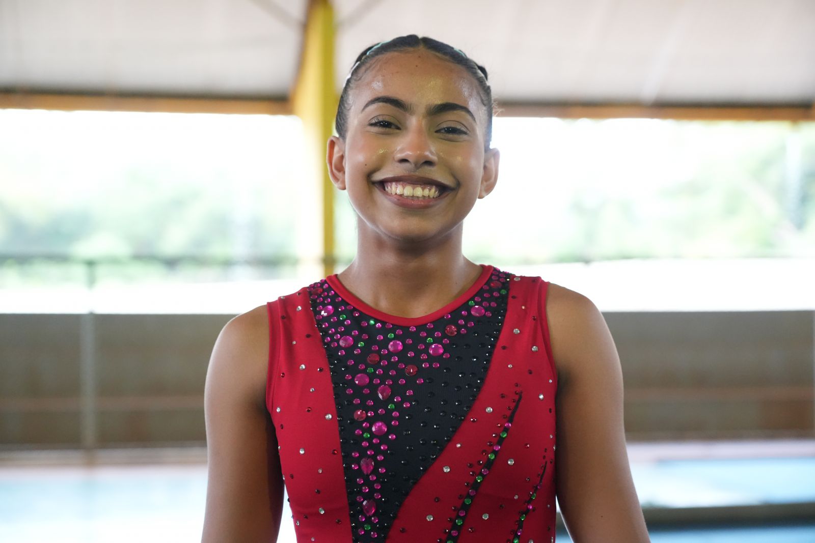 July iniciou sua jornada na ginástica ritmica em 2018, aos 10 anos, após se encantar com a modalidade ao assistir a um vídeo na internet