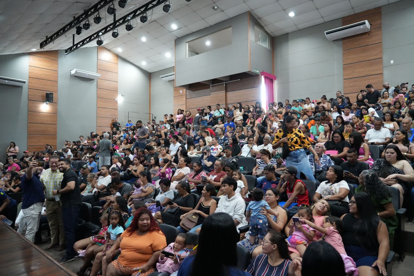 Sorteio definiu endereços e garantiu transparência para as 288 famílias contempladas