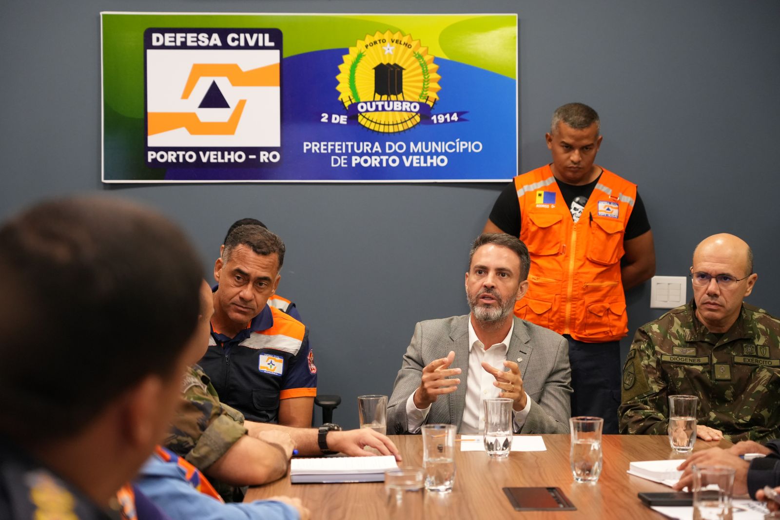 De acordo com o prefeito Léo Moraes, essa integração se tornou vital após o aumento do número de famílias atingidas