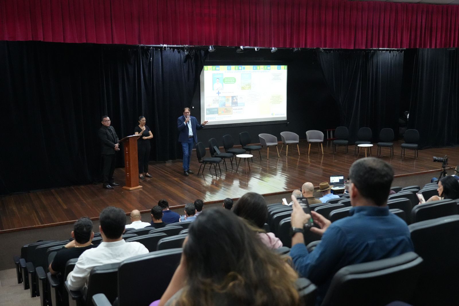 Audiências públicas reúnem moradores, líderes comunitários e representantes de entidades sociais