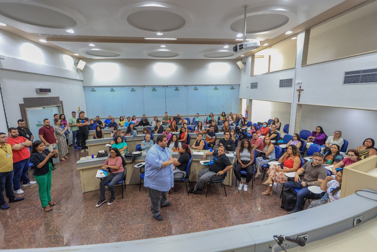 Mais de 70 servidores de diversas secretarias e órgãos da administração municipal participaram do curso