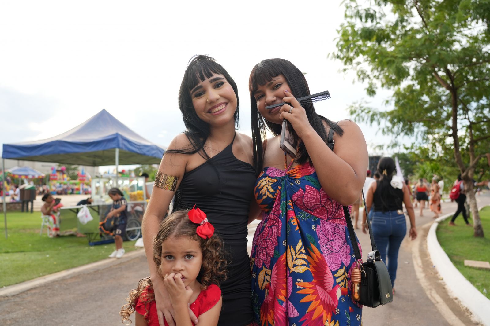 Eloisa Gabrielly foi ao evento acompanhada da irmã Alana Silva, de 5 anos, e da amiga Kailane De Lima