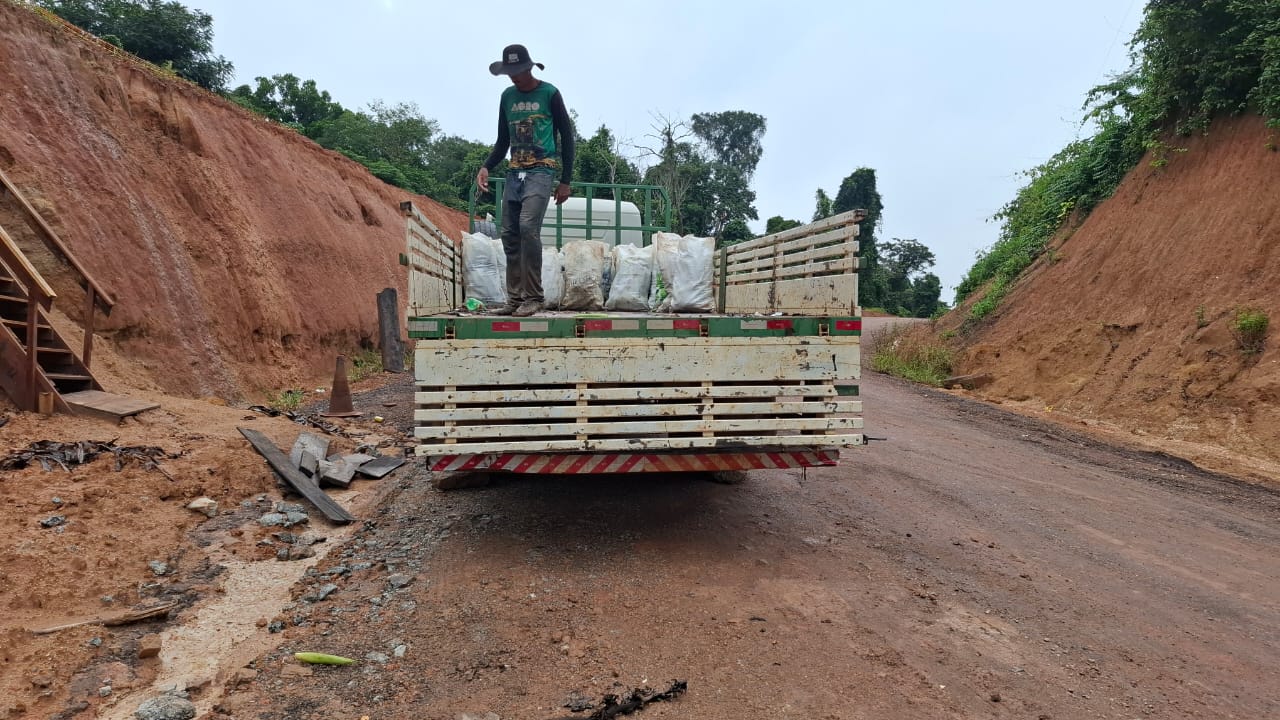 Transporte oferecido pela Semagric representa a diferença entre produzir apenas para subsistência ou conseguir acesso ao mercado consumidor
