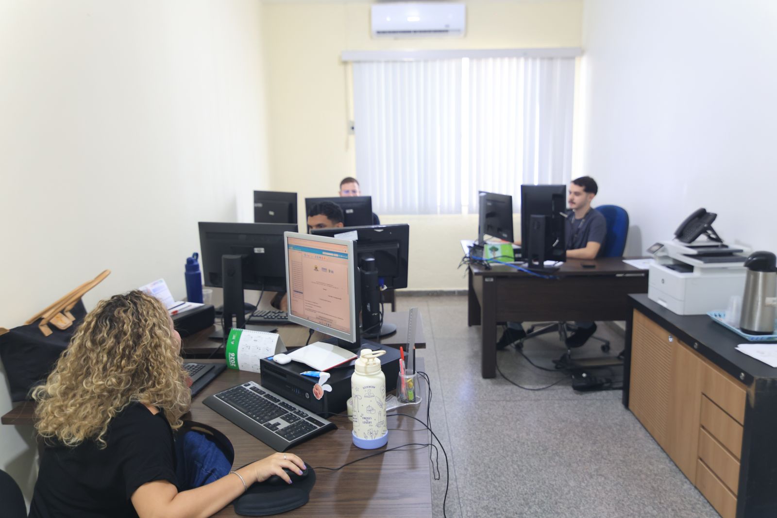 Município mantém 264 estagiários ativos em um total de 366 vagas