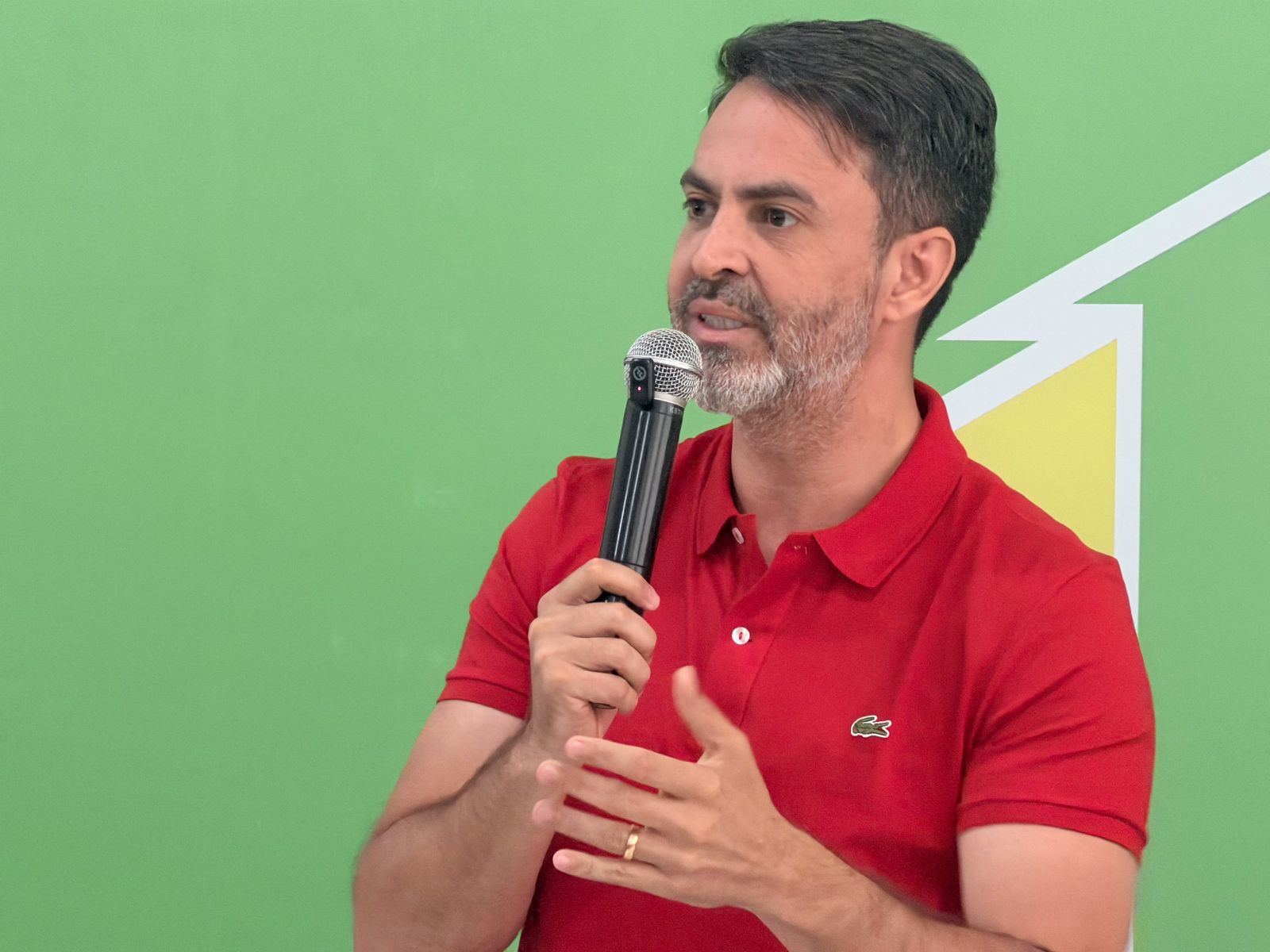  Léo Moraes destacou que a regularização fundiária representa dignidade e segurança jurídica