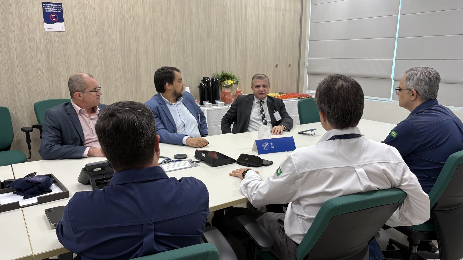 Durante a reunião, foram apresentados detalhes sobre o funcionamento do programa