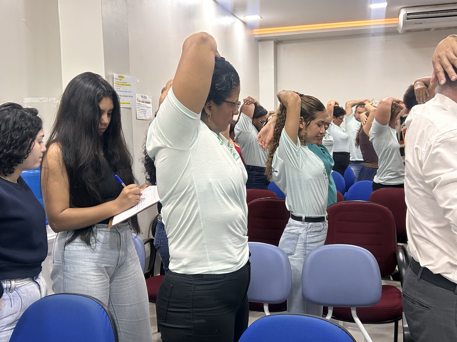 A ação foi voltada aos trabalhadores da saúde e contou com atividades como dança circular, ginástica laboral e entrega de brindes